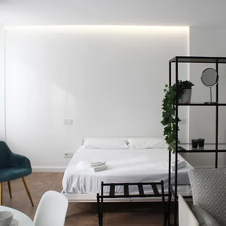 Tiffany Apartment *